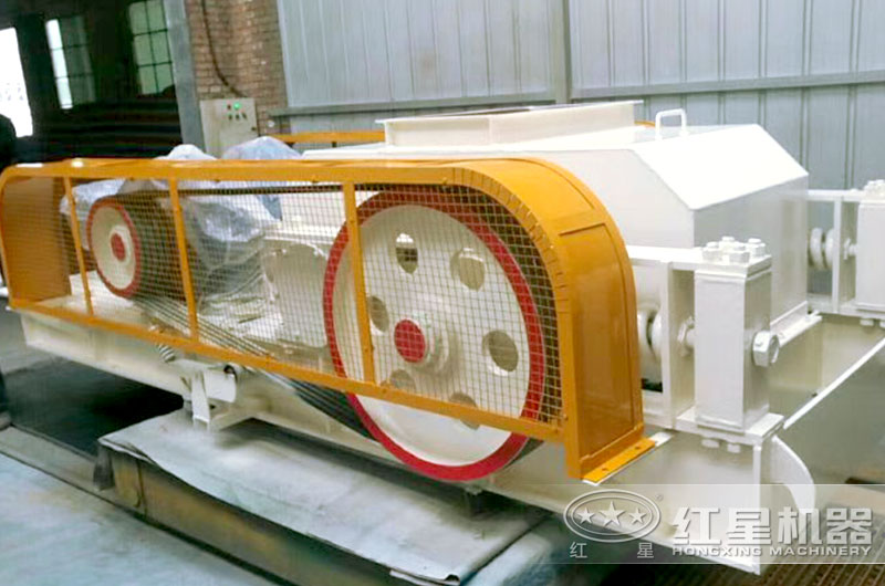 對輥式破碎機(jī)車間實拍圖